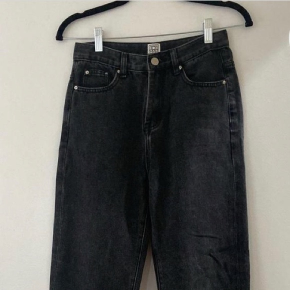 Totême wide leg / barrel leg jeans